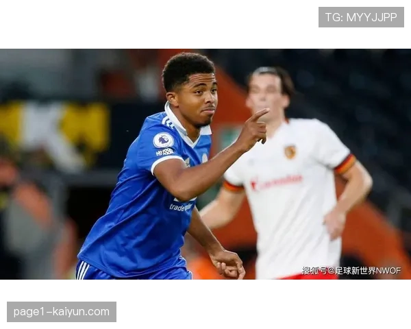 福法纳两黄变一红成比赛转折，防守动作需更谨慎